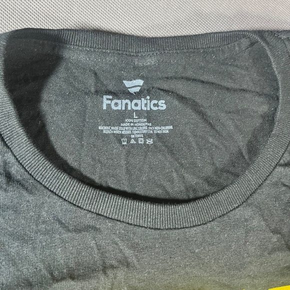 Fanatics Iowa Sports Football / Basketball Short Sleeve T-Shirt Youth Large Tee - Picture 3 of 6